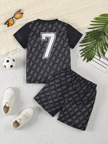 Ensemble 7 pièces de t-shirt et shorts imprimés numériques pour adolescents - polyester, facile d'entretien, col rond, opaque, design blocs de couleurs sportif et performant, pour le printemps/été, cadeau de football pour garçons, idéal pour l'extérieur