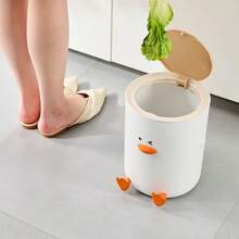 1 pieza Papelera de basura de gran capacidad con Top de presión, lindo pato amarillo con cubierta silenciosa, papelera ovalada de plástico con estilo, cesta de papel de oficina, adecuada para el hogar, la oficina y la cocina - diseño moderno