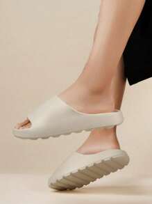 Eyriphy 男士时尚运动拖鞋，女士休闲透气沙滩凉鞋，厚底云朵拖鞋，柔软防滑家居拖鞋