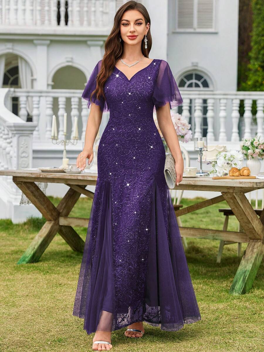 亮片蕾丝心形领口荷叶袖晚宴长裙，适合返校节、婚礼宾客、生日、正式场合、毕业典礼、情人节等春季场合。