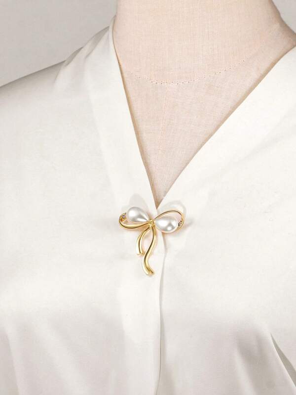 1pc Alloy Pearl Butterfly Brooch, Summer Anti-Exposure Scarf Clip