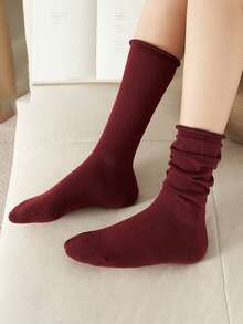 1 paire de chaussettes mi-mollet en coton rouge vin pour femmes, chaussettes mi-mollet décontractées style japonais rétro à revers mode, convenant pour le printemps, l'été et l'automne - Rouge foncé - Voir 2
