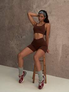 PinkTip Solid Color Convertible Cropped Top And High Waist Pants Set, Criss-Cross Back Design, Tummy Control And Butt Lifting, Four-Way Stretch Moisture-Wicking Fabric, Essential For Fitness, Yoga And Streetwear - 咖啡棕 - 查看 3