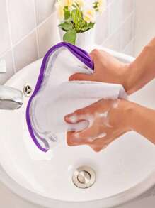 1pc High Temperature Resistant Ironing Cloth, Featuring Heat Insulation And Ironing Functions. Made Of Mesh Fabric Suitable For Various Clothing Materials, Can Be Used As Iron Mat Or Ironing Net. Effectively Insulates High Temperature To Prevent Clothing Damage Or Discoloration, Lightweight And Breathable Without Affecting Ironing Effect, Convenient Storage Without Occupying Space. A Practical And Useful Item For Clothing Care. Random Color And Style.