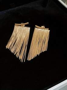 1 đôi bông tai kẹp tóc dài có tua rua thanh lịch, thích hợp cho các buổi hẹn hò, tiệc tùng và là món quà tuyệt vời cho Ngày của Mẹ. - Vàng - Xem 5