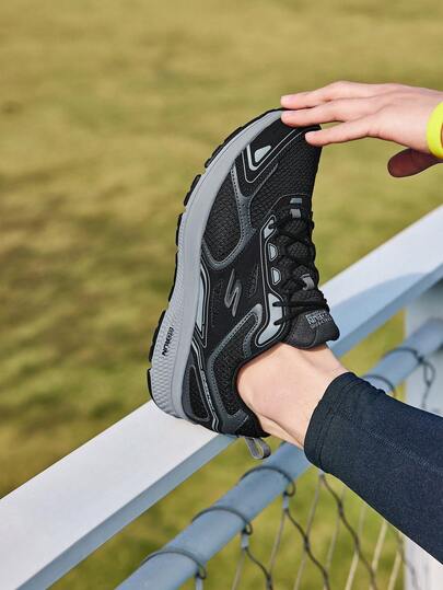  SKECHERS 复古休闲运动厚底运动鞋，舒适户外、徒步、通勤、学生礼物、员工礼物、生日礼物 88888250