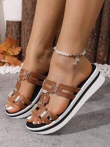 Nouvelles sandales plates mode femme, sandales plates bohèmes en PU à motif géométrique avec rivets décoratifs, tenue de plage pour l'été et l'automne - Tabac - Voir 1