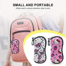 Sanrio 1 pezzo Custodia portaocchiali Hello Kitty - Stile Kuromi, Pompompurin e amici, design a collisione multicolore, design a stampa floreale, con cerniera e gancio, anti-smarrimento e portatile, custodia per occhiali in tessuto morbido e antiurto, adatta per riporre occhiali alla moda e vari piccoli oggetti, regalo di stile per le donne, riutilizzabile, ottimo regalo piccolo per Natale, Ognissanti, compleanni e feste tra amici