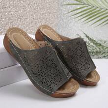 2025 New Women Casual Slippers Solid Color Bohemian Hollow Out Vacation