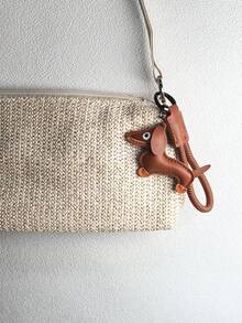 皮革腊肠犬包饰、腊肠犬吊坠、腕带钥匙扣、背包装饰挂饰、动物背包配件、卡通挂饰、狗狗挂饰、可爱挂饰、背包饰、腊肠犬钥匙扣、时尚钥匙扣、卡通钥匙扣、动物钥匙扣