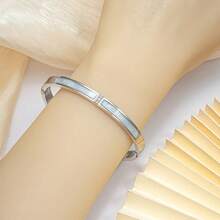 1pc Stainless Steel Non-Fading Fashion Minimalist Versatile Luxury Niche Design Ins Style Sweet Elegant Exquisite Creative Unique White Shell With Rhinestone Bracelet, Daily Wear Gift For Girlfriend, Fashionable Accessory - Yellow Gold - View 6