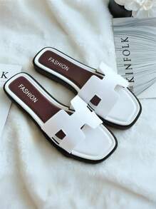 女士复古平底凉鞋 - 露趾设计，适合户外穿着和日常搭配，夏季清凉拖鞋，PVC材质，H字母设计，防滑软底，时尚户外鞋，沙滩拖鞋，INS风拖鞋，网红同款，轻便耐穿，韩版