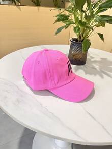 Boné de Beisebol com Top Rígido Bordado Sr. e Sra. com Logotipo em Fita, Boné de Beisebol Ajustável Bordado, Acompanha 1 Gancho de Chapéu