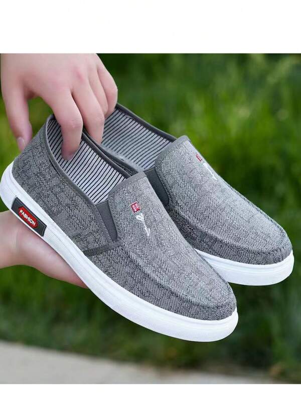 Novos sapatos de tecido estampado, mocassins casuais respiráveis da moda, sola macia e cabedal macio, sapatos masculinos plus size