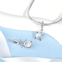 镀银诞生石吊坠，优雅的龟形珠子装饰，适合手链项链，是送给妈妈、女士和家人的时尚生日礼物