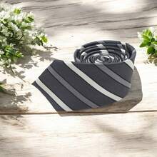 LUYIN G512A-29 Gravata Slim Listrada Sarja Cinza Medio