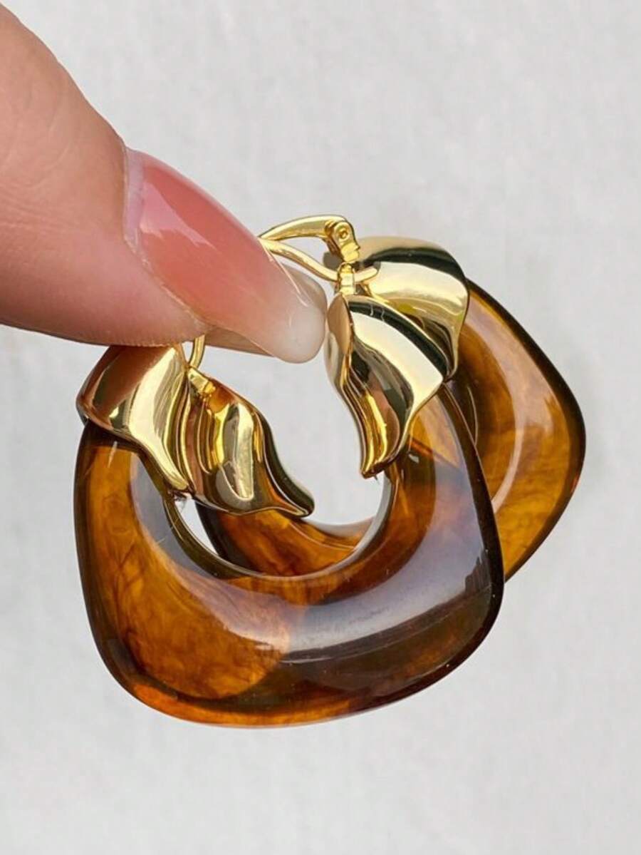1 对复古琥珀树脂耳环，独特设计铜材质 U 型耳环，简约百搭耳环