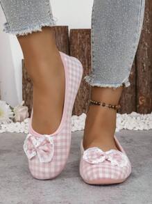 Pantuflas con decoración de lazo a cuadros de dibujos animados, suela blanda antideslizante y ligera para uso en interiores