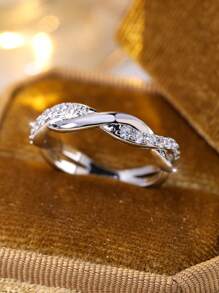 Vanel 1pc Elegant Minimalist Women's Wedding Ring, Inlaid With Sparkling Synthetic Cubic Zirconia, Silver-Plated Design, Suitable For Daily Wear, Parties, Weddings And Special Occasions, Versatile Jewelry, Ideal Gift For Valentine's Day And Christmas