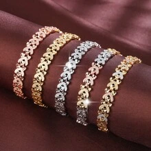 Vòng tay hình trái tim nhỏ nhắn, tinh tế và thời trang theo phong cách Hàn Quốc, phù hợp để đeo hàng ngày, có thể dùng như vòng đeo tay hoặc phụ kiện. - F51513 - Xem 9