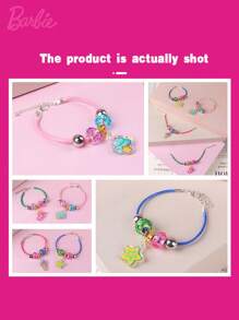 Mattel 1 件芭比官方授权 DIY 串珠手链盲盒手串惊喜盒彩色可堆叠水晶腕饰可爱形状多种款式随机镶嵌钻石吊坠手链可调节链条亚克力配饰生日圣诞礼物