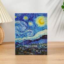 100页迷你相册，封面印有梵高的《星夜》，适合存放家庭照、婚礼照、宝宝照，也是送给艺术爱好者的礼物，以及学习用品。 - 彩色 - 查看 4