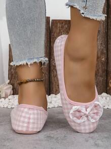 Pantuflas con decoración de lazo a cuadros de dibujos animados, suela blanda antideslizante y ligera para uso en interiores