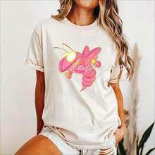 Mascotte, Mascotte D'école, Mascotte BCBG, Mascotte De Frelon, Mascotte Rose, Frelon Rose, Mascotte Dorée, Frelon Doré,, Téléchargement Numérique, DTF220G Heavyweight 100% Cotton T-Shirt. With Butterfly Print Pattern, Suitable For Girls And Wo's Short Sved Round Neck Inspirational Shirt, Cute Aesthetic Y2K Style Summer Top, Suitable For Outdoor, Family, Work Or Street Wear Casual Loose Daily T-Shirt - 白色 - 查看 1