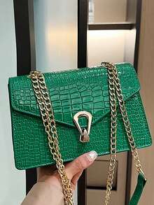 鳄鱼压纹绿色小方包，时尚百搭单肩斜挎包，简约梯形翻盖链条锁扣手提包