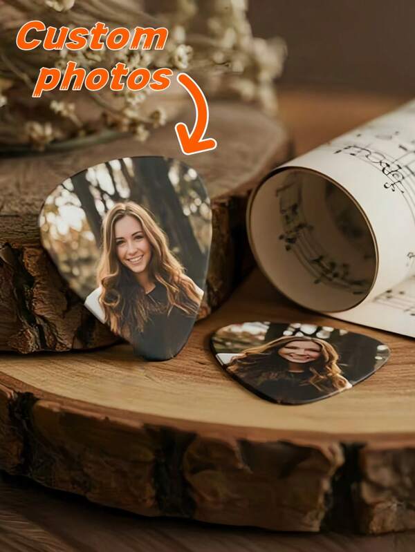 Púa de guitarra personalizada, con foto/foto + texto a doble cara, material de plástico ABS, forma de triángulo grande estable y duradera, púa de guitarra en forma de corazón de triángulo grande para guitarra eléctrica, bajo, púa de guitarra universal, púa de guitarra personalizable, regalo creativo para cumpleaños, días festivos, regalo del Día de San Valentín para novio, novia, padre, madre, hijo, hija