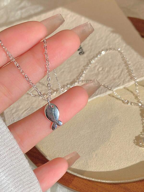 1 pièce Collier pendentif poisson minimaliste mignon, chaîne claviculaire délicate et légère, accessoire et polyvalent