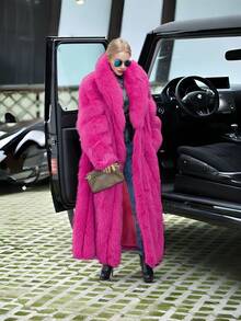 FHILLINUO 女士长款玫瑰红仿皮草外套，宽松版型，瀑布领，常规袖长，蓬松时尚冬季外套 - 玫紅 - 查看 9