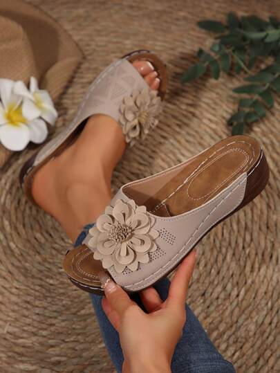 2025 Summer Hot Selling Plus Size Women's Casual Wedge Thick Bottom Sandals, Khaki Leather Floral Decor, Cloud-Like Comfortable Insole, Ultra-Light Non-Slip Outsole, Outdoor Beach Holiday Slippers
