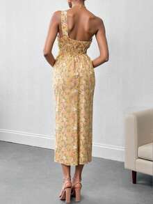 Vestido Largo Ajustado Que Resalta La Figura Con Un Toque Floreado Asimétrico- Elegancia Y Frescura En Un Solo Hombro, Ideal Para Bodas En Exteriores, Cenas Al Atardecer, Vacaciones En La Playa, Primavera / Verano - Amarillo - Ver 2