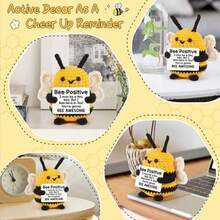 1个火烈鸟咖啡杯蜜蜂哈巴狗浣熊猫头鹰太阳羊手工编织毛绒玩偶挂饰，充满正能量，可以作为小礼物送给亲朋好友。可爱的针织玩具挂饰非常适合摆放在家中的客厅和书桌上，作为生日礼物和房间装饰。可爱的玩偶礼物设计和鼓励的话语，温暖又甜蜜！这些可爱的玩偶将永远是你的朋友，它们会让你感到轻松快乐！ - 彩色 - 查看 11