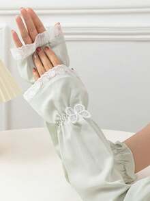 1 双女士宽松加大码蕾丝纯色防晒袖套，时尚蝴蝶设计，适合夏季户外