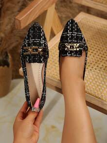 宽版春秋新款时尚黑白格纹一脚蹬平底鞋，海外大码36-43，宽版休闲装，甜美一脚蹬低帮时尚平底女鞋