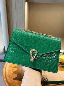 鳄鱼压纹绿色小方包，时尚百搭单肩斜挎包，简约梯形翻盖链条锁扣手提包