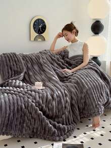 1pc Luxury Super Soft Plush Blanket, Premium Silky Flannel (90"X90" Queen Size) 3D Jacquard Pattern, Lightweight Bed Blanket For All Seasons - Cozy Soft Fluffy Flannel Throw Blanket, Suitable For Sofa Or Bed - Dark Grey - View 2