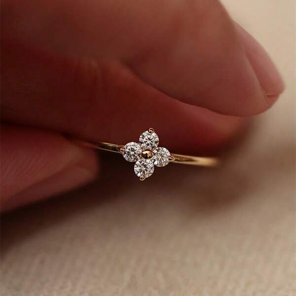 1pc Stainless Steel Gold-Tone Minimalist Clover Zirconia Ring, Fashionable Ins Style Accessory Suitable For Summer Date, Party, Back To School, Vacation