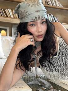 1pc Women Bandana Ins Star Print Square Scarf Headscarf 70*70cm, Spring And Summer Thin Versatile Pastoral Floral Hair Accessories, Bohemian Style Ladies, Square Scarf, Hairband, Headband, Ladies Headscarf, Multi-Functional Use, Can Be Used As A Belt, Decoration, Headscarf, Shawl, Sarong, Very Suitable For Sun Protection, Daily Wear, Party And Outdoor Travel, Vacation, Gift Giving Autumn Accessories Fall Winter Hair Band