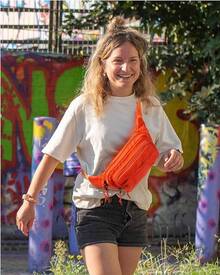 WATERFLY Riñonera cruzada para mujeres y hombres con bolsillos, correa ajustable, Negro, 9.06 x x 3.54 pulgadas - Naranja - Ver 7