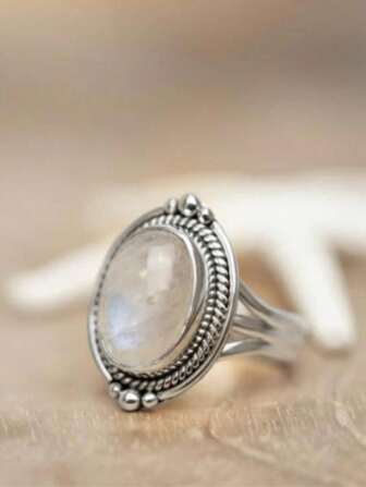1pc Elegant Oval Moonstone Ring, Bohemian Style Metal Antique Silver Women's Open Ring Suitable For Outings, Parties, Parties, Formal Occasions, Holiday Gifts