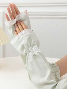 1 双女士宽松加大码蕾丝纯色防晒袖套，时尚蝴蝶设计，适合夏季户外