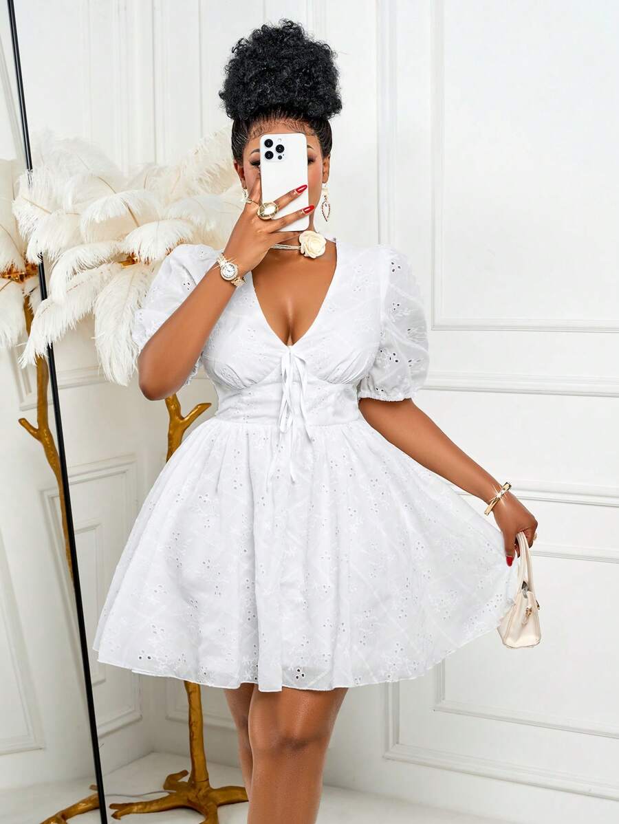 BIUBIU 女式加大码白色甜美优雅孔眼刺绣泡泡袖深V领褶饰腰部迷你连衣裙时尚派对短裙