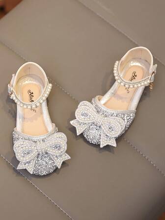 1 par moderiktiga mångsidiga rosa flickskor med pärlor och strass, söta platta sandaler, rund tå, lämpliga för vardagsbruk, dans, utomhus på vår och höst, glitterdekorerade prinsessskor med stängd tå, små i storleken och halva storleken