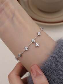 1pc Fashionable Four-Leaf Clover Zirconia Bracelet For Women, Elegant, Sexy, Luxury, Romantic Style, Niche Design, Exquisite Accessory Suitable For Daily, Party, Festival Gift