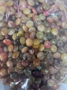 1 Coppia di orecchini a forma di C eleganti e alla moda in resina colorata al cioccolato, fatti a mano, adatti per le donne da indossare a feste e gala per abbinare bei vestiti, alcuni realizzati con frammenti di conchiglia misti e resina, di dimensioni e colori variabili, pezzi di conchiglia colorati in modo casuale, nuova aggiunta di perla quadrata bordeaux e orecchini a forma di C dorati, resina multicolore e con motivi, ogni disegno floreale è unico - Orecchini in pietra verde C - Visualizzare 6