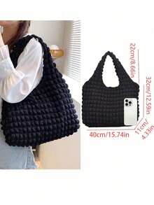 一款手工制作的韩式褶皱云朵泡泡单肩包，清新时尚的大容量手提购物袋，多功能化妆品收纳包兼钱包，便携式化妆刷架，可装下雨伞、手机、耳机、卡包、水瓶、书籍等物品。 - 黑色 - 查看 5