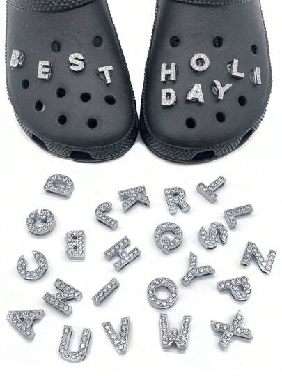 1pc Alloy Rhinestone 26 Letters DIY Hole Decoration, Suitable For Hollow Out Clogs Shoes, Bogg Bags, Hole Handbags, Alloy Rhinestone Letter Decor Accessories, Customizable For Your Beach Tote Bags And Hollow Out Clogs Shoes. These Charming Accessories Inject Personalized Style And Vibrant Colors Into Your Bogg Bags And Hollow Out Clogs Shoes. Easily Identify Your Bags And Shoes With These Unique And Eye-Catching Decorations.